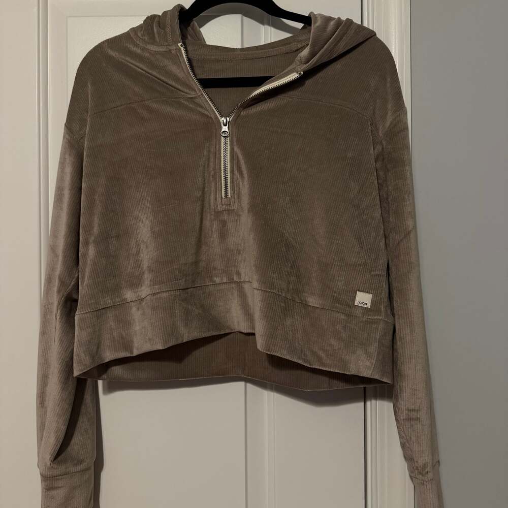Vuori half zip cropped hoodie